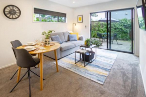 Central City-Urban Oasis 1 bed 1 bath w/sofa bed